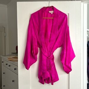 Fleur du Mal fuschia beautiful short kimono robe size s/M
